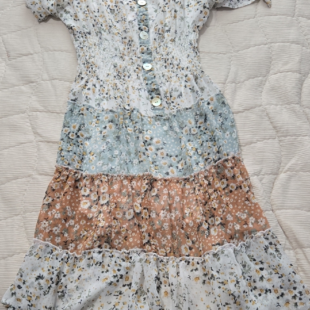 fig and flower Floral Tiered Long Sleeve Midi Dress in White, Blue, Brown - Picture 7 of 9